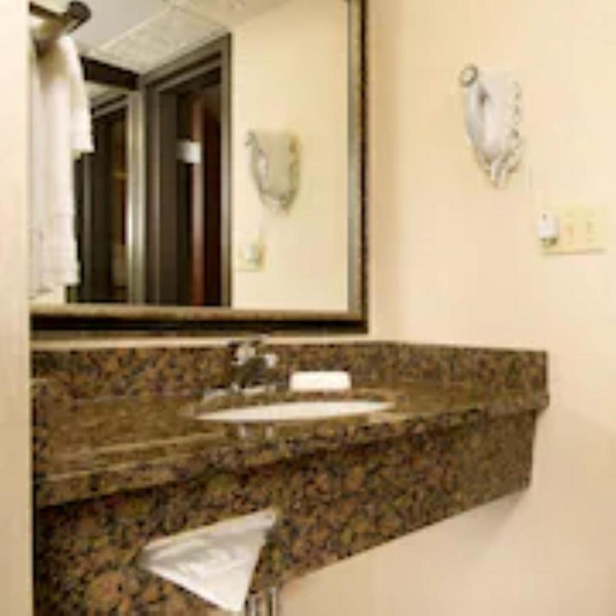Hotel Lotus Kansas City Merriam Dış mekan fotoğraf