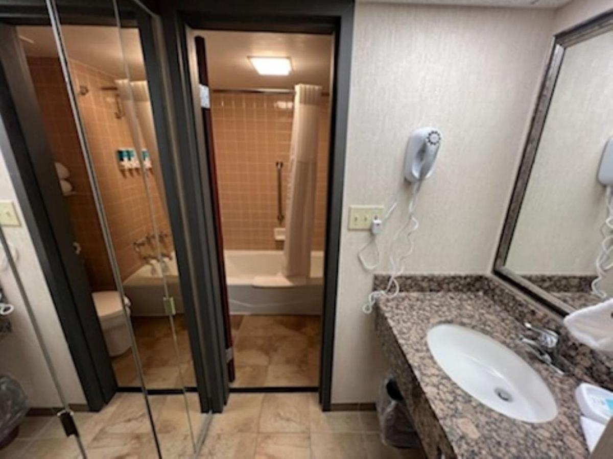 Hotel Lotus Kansas City Merriam Dış mekan fotoğraf