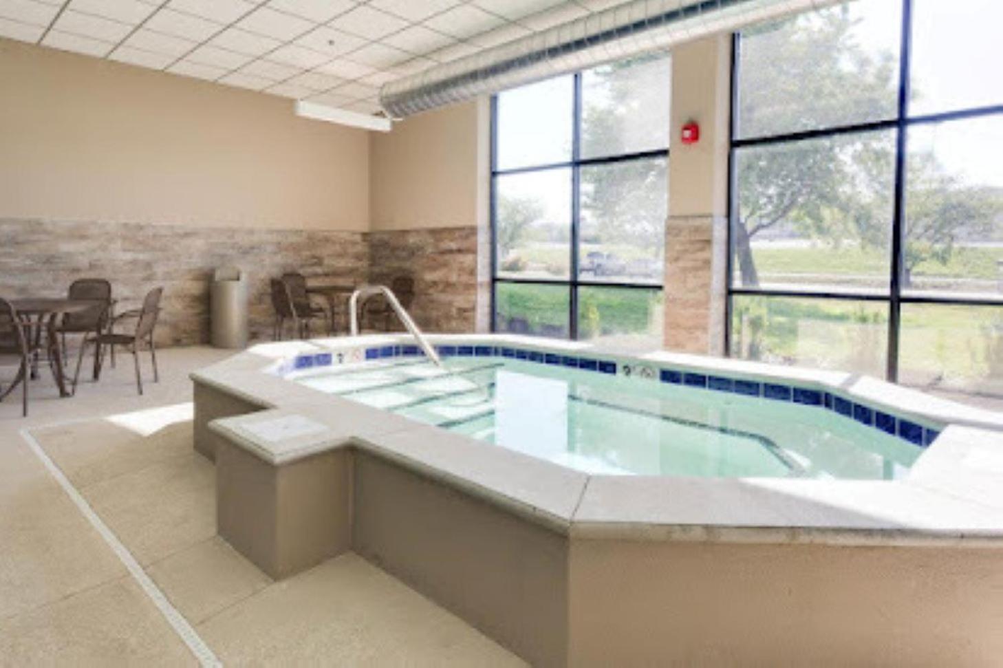 Hotel Lotus Kansas City Merriam Dış mekan fotoğraf