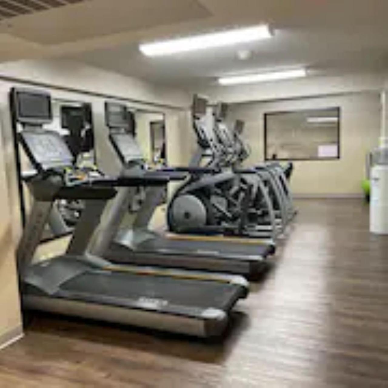 Hotel Lotus Kansas City Merriam Dış mekan fotoğraf