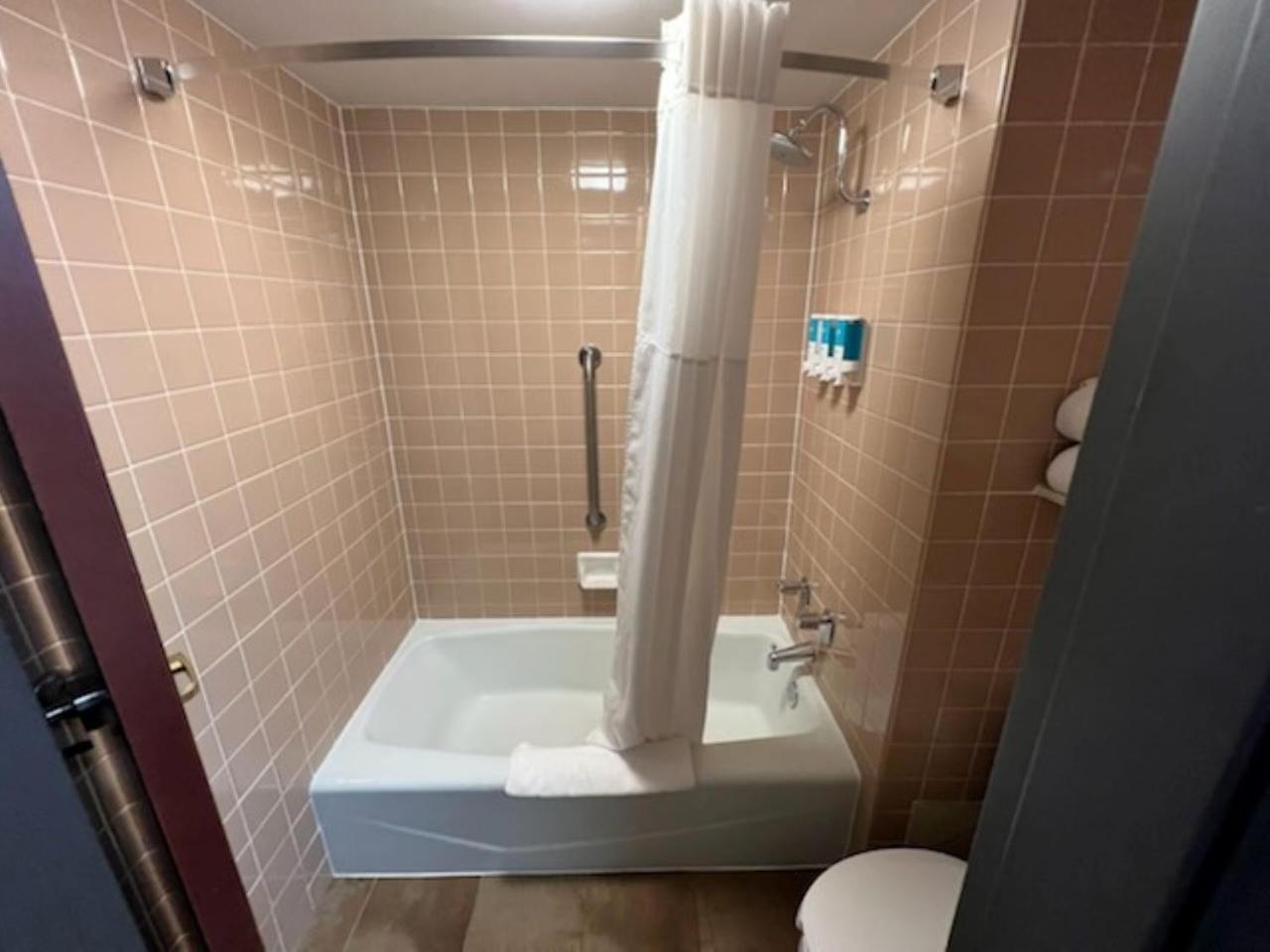 Hotel Lotus Kansas City Merriam Dış mekan fotoğraf